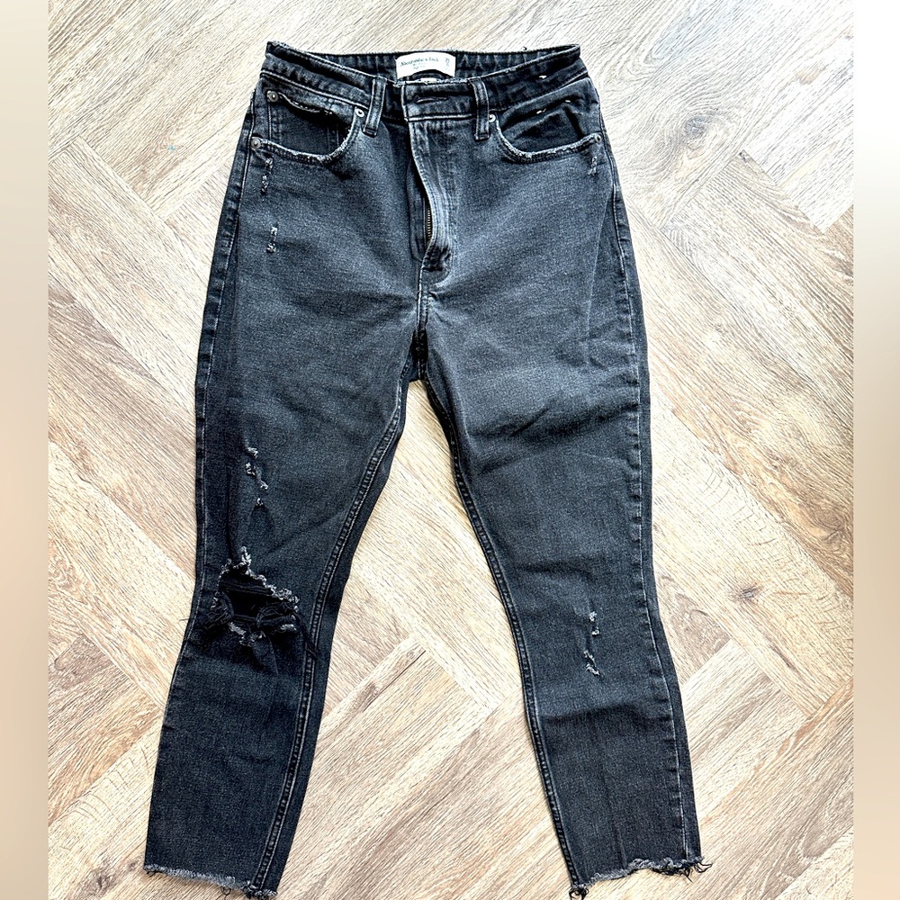 Black Distressed Women's Jeans